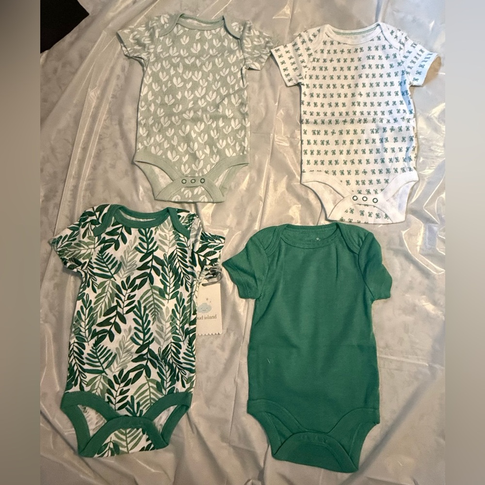 Cloud Island Baby Girls Boys Neutral 4 Pack Bodysuits NWT
